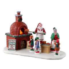 Lemax mrs. claus' gingerbread bake Santa's Wonderland 2023